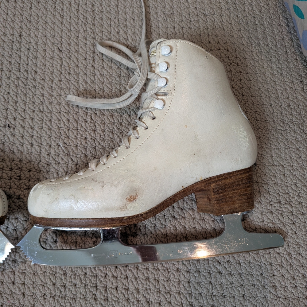 Risport Ice Skates Size 255 (7.5) - Picture 10 of 11